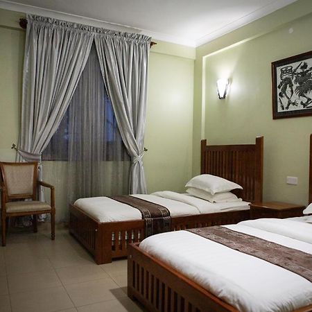 Summit Lodge Marombosa Экстерьер фото