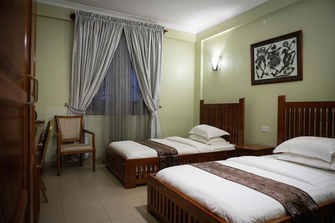 Summit Lodge Marombosa Экстерьер фото